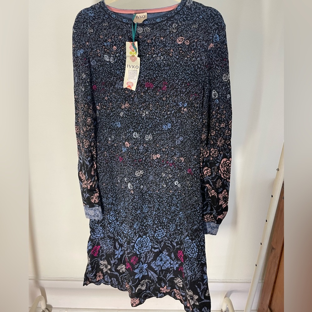 VINTAGE SWEATER DRESS